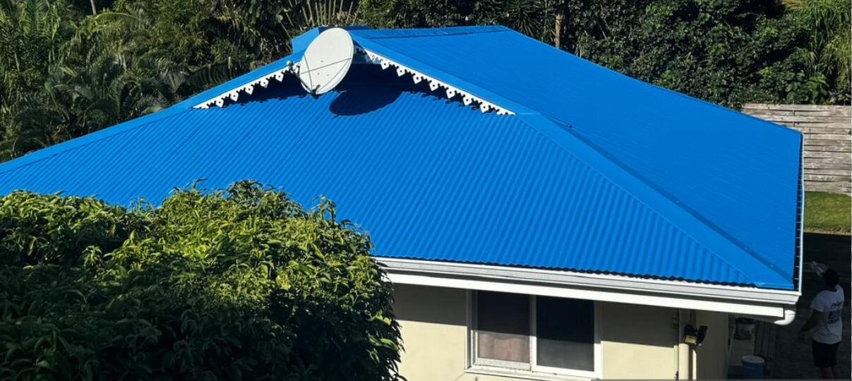 Exemple de traitement de toiture en bois à Tahiti — service proposé à Paea — vue 1